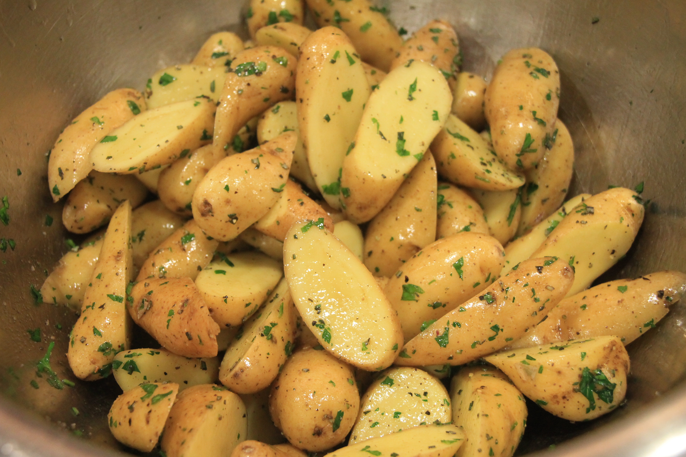 win8 svchost占用内存过高-Win8 电脑运行缓慢，SVCHost 占用大量内存怎么办？