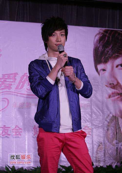 kimi 发型-Kimi 的发型：时尚引领者，每次变化都帅到爆炸