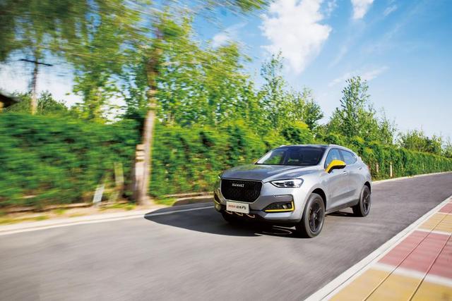 圆的监控摄像头拍违章吗_圆形摄像头监控范围_圆形的摄像头