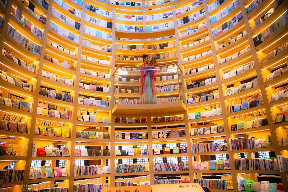 摆放图书创意造型图片大全_摆放图书创意造型图片_图书摆放创意造型