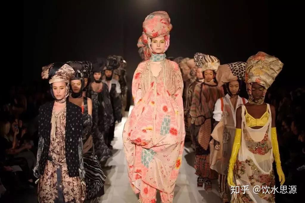 服装品牌是什么_服装品牌是一只头朝右的牛_unjqhc是什么服装品牌