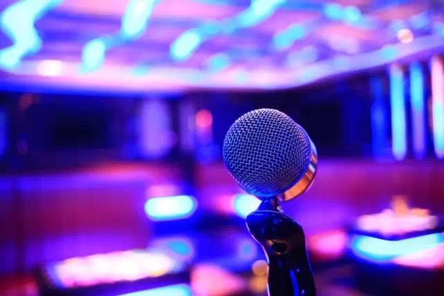 佛山工具零售-佛山工具店：琳琅满目的工具与热情直爽的店主，见证城市文化