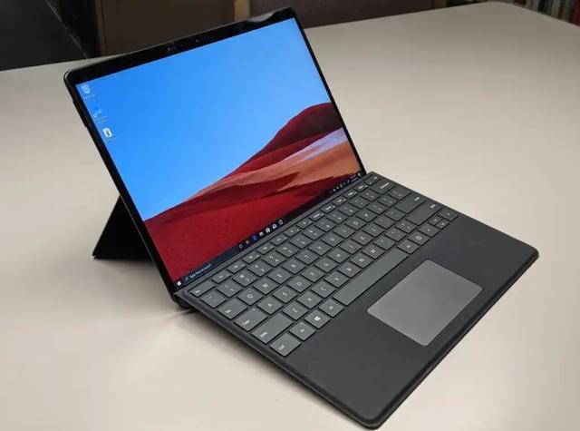 surface屏幕大小-Surface 屏幕大小选择困难症：小巧玲珑方便携带但功能有限，大屏幕视野开