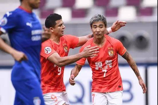 十字路口摄像头拍多远-十字路口摄像头：交通警察的天眼，到底能看多远？