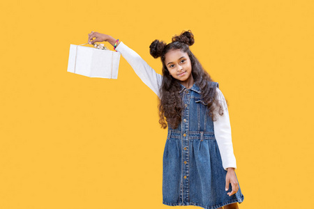 冯紫珊这个名字有什么含义呀_冯紫坤重名率_有多少人叫冯紫涵