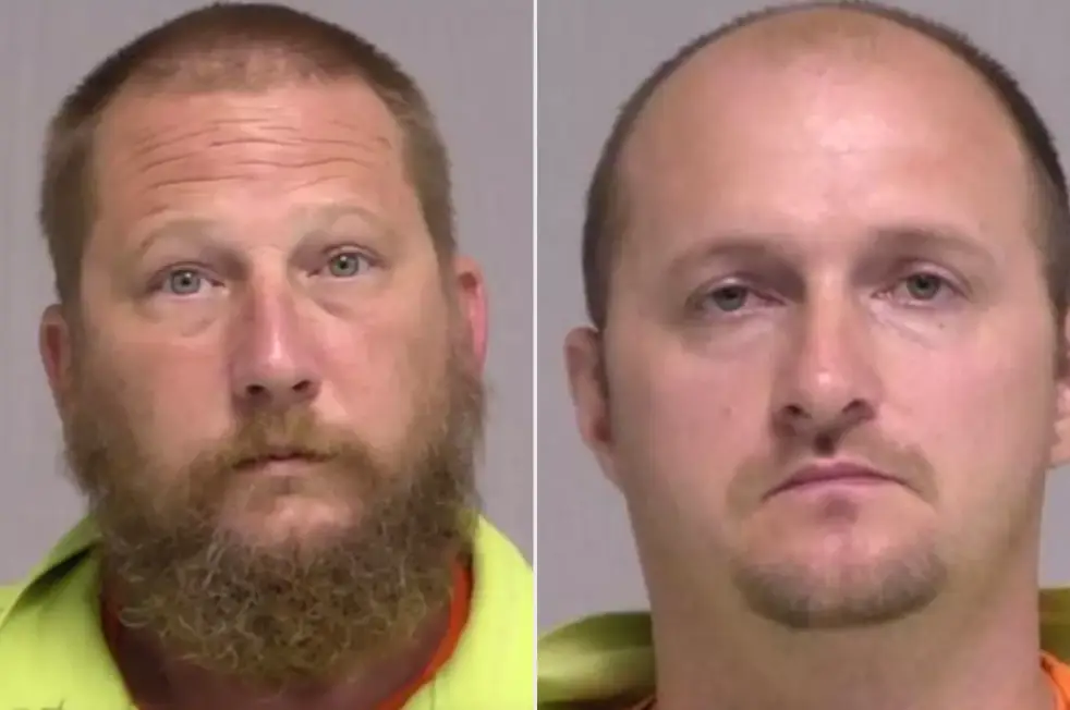 司机高速路口插队未遂-高速路上的疯狂插队，老司机愤怒喊话：哥们儿，规矩点