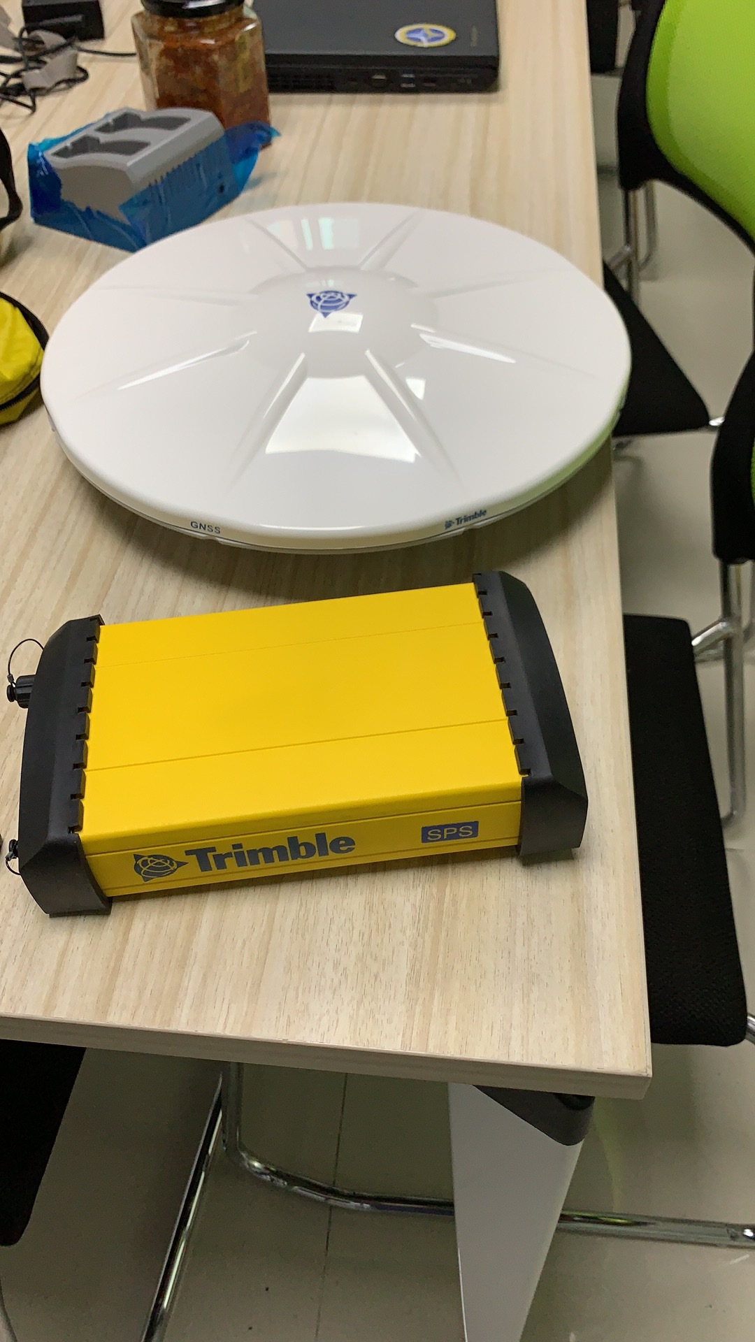 gps接收机型号南方-南方 GPS 接收机：小巧导航能手，旅行伙伴，定位准确，操作简单